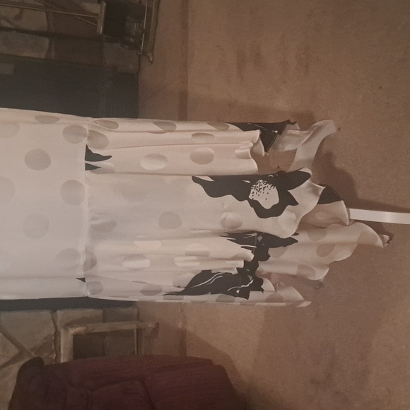 Black and White 100% silk. Saint Romei size 12 - Picture 4 of 4